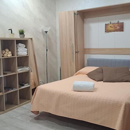 דירות ונאריה ריאלה Sole&Scudo מראה חיצוני תמונה